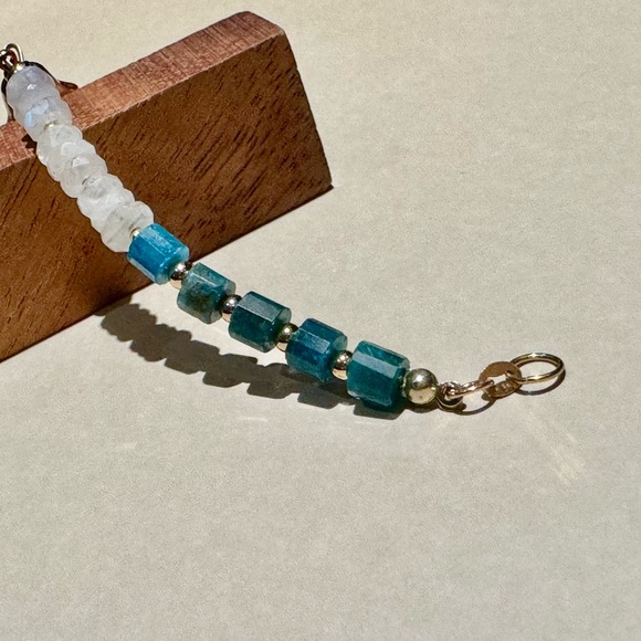 Mother of Pearl hand of Fatima 🪬 Hamsa Evil Eye 🧿 Bracelet - Picture 6 of 9